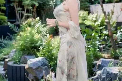 和前男友相爱18年没结婚如今48岁被对方撕上热搜人设崩塌后竟引全网心疼···