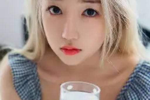 军官给女特务授课竟趁机大发女特务惨了