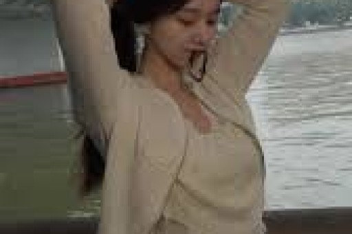 冉莹颖人设崩了想和邹市明收入AA女方账号被冲 网友神评太扎心