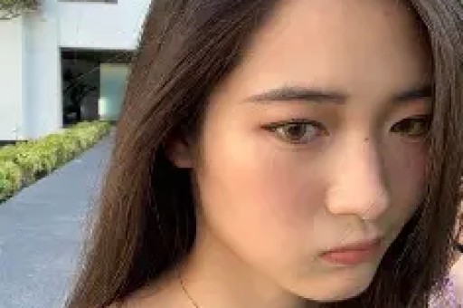 说到虞书欣她的作人设其实也是一种特色而且可爱搞怪